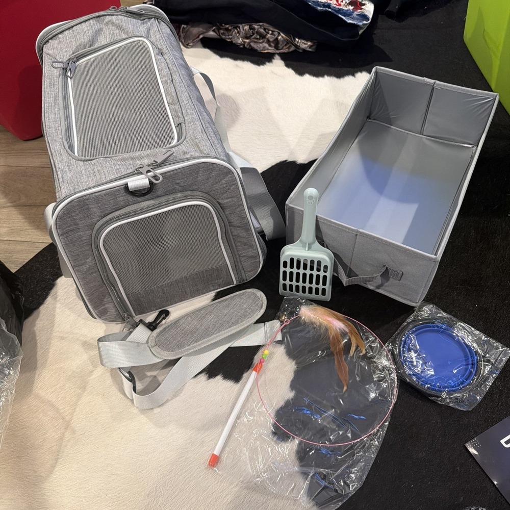 Airline-Approved Cat Carrier 17x11x12" W/Travel Litterbox And‎ Accessories Gray